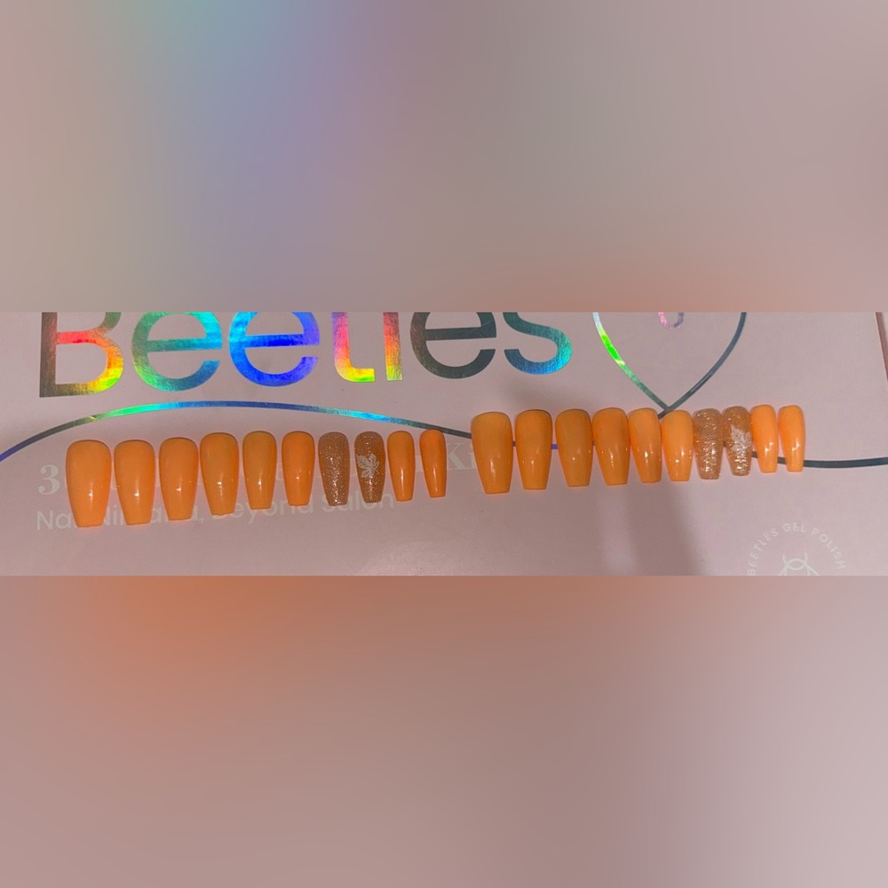 Press on nails